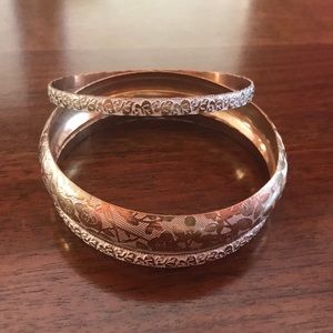 White and gold rose bangle set